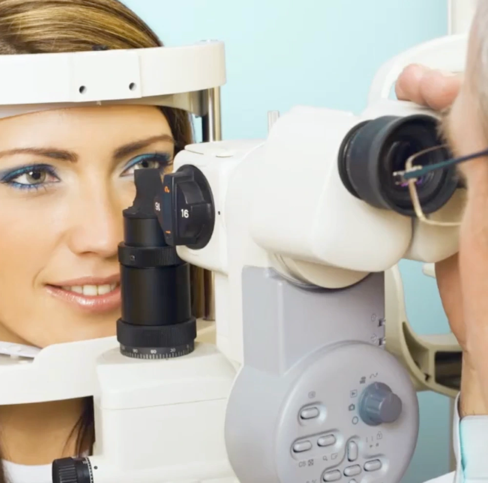 young woman eye exam video thumbnail